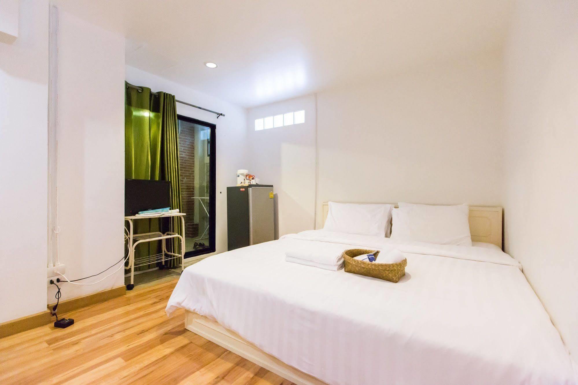 Plern Plern Bed And Bike Otel Chiang Mai Dış mekan fotoğraf